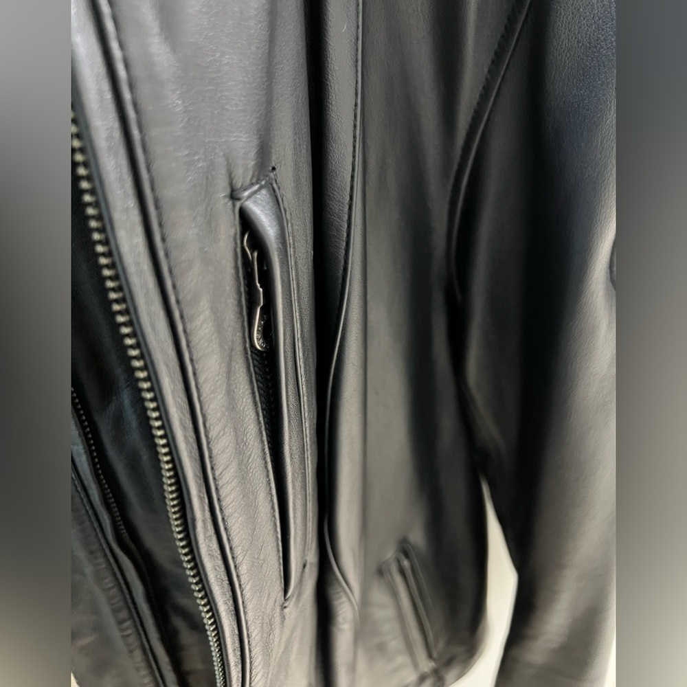 Woman’s Harley Davidson premium leather moto jacket. LIKE NEW. Size W1 - Picture 7 of 16